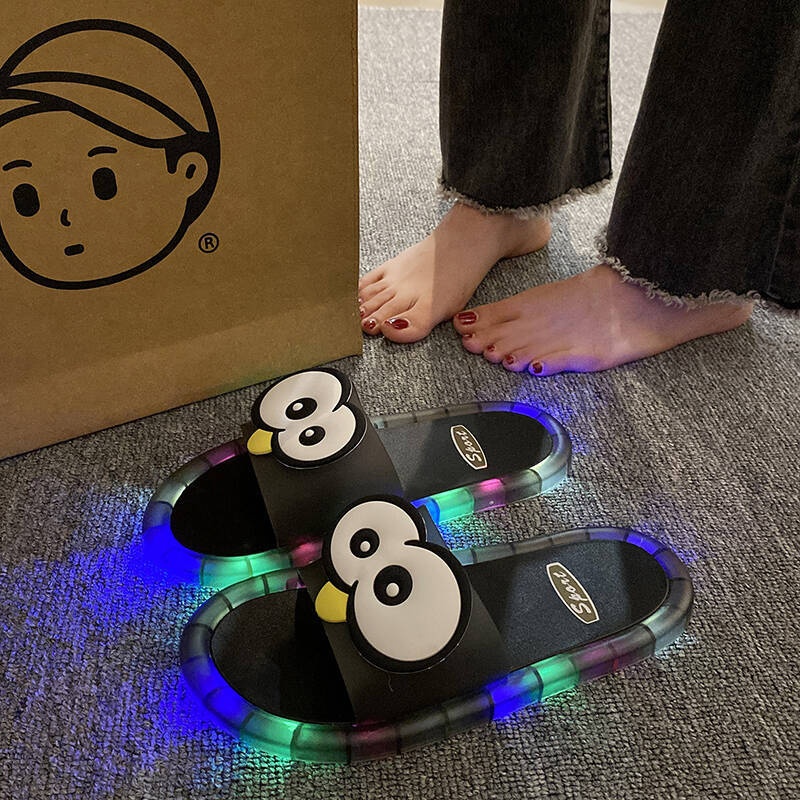 Home Bath - Pantuflas luminosas divertidas con ojos grandes,